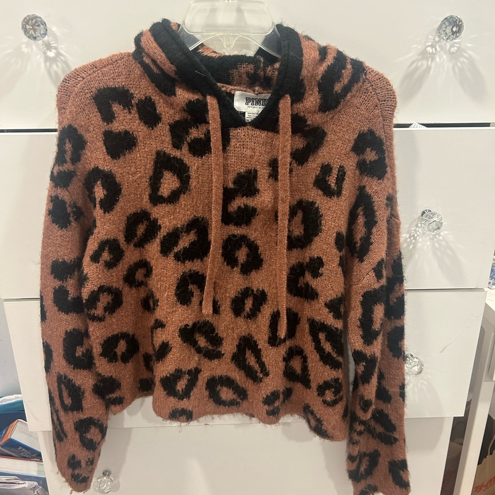 Small VS PINK cheetah print sweater w/ hood